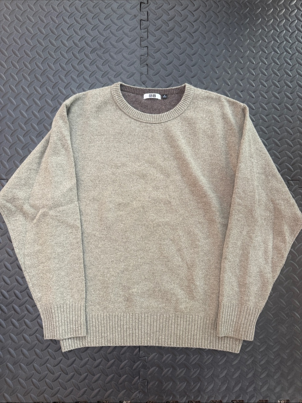 UNIQLO Men's Crewneck Sweater - Olive size M 100 % Wool